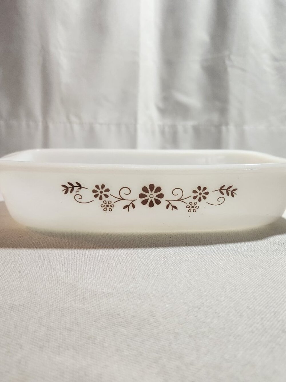 Vintage Mid-Century Dynaware Pyr-O-Rey Casserole Dish Brown Daisy Milk Glass